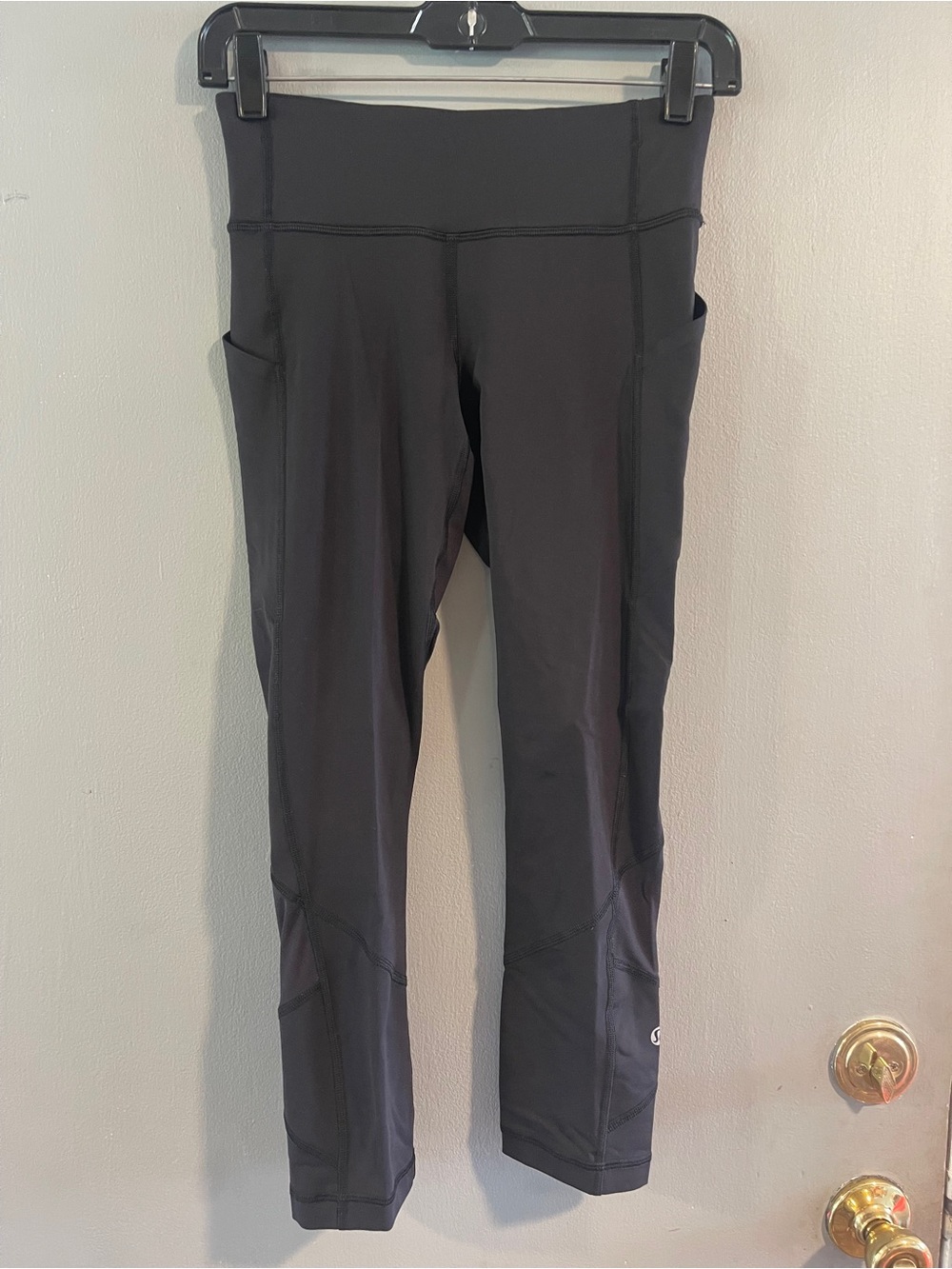 lululemon athletica Black High-Rise Pocket Cropped Leggings Size‎ 4